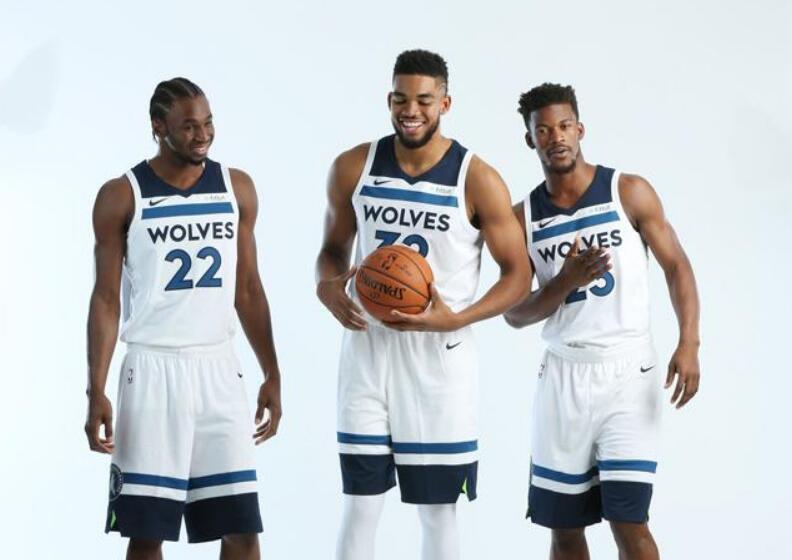 安浩鸣点评中国男排世锦赛表现，找到与世界强队差距（安浩鸣评析中国男排世锦赛：看清与世界豪强的差距）