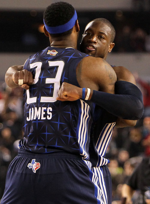 海登海姆2-1逆转弗赖堡，席默尔、迈因卡破门（海登海姆2比1上演逆转击败弗赖堡，席默尔与迈因卡建功）