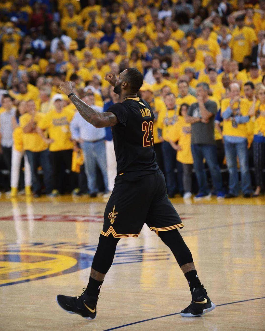 时隔两年半再次战胜国王！此前爵士常规赛面对国王遭遇9连败（爵士时隔两年半再胜国王，终结常规赛对其九连败）