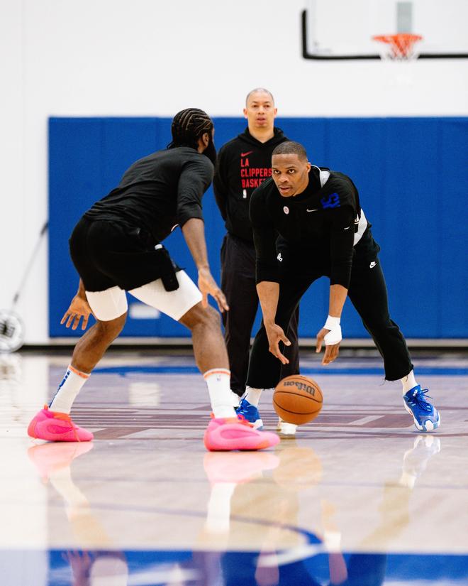 莱万：失去袖标很难过，但感受到了球迷的爱；不恨普罗别日（莱万：失去队长袖标令人难受，但我感受到了球迷的爱；对普罗别日无恨）