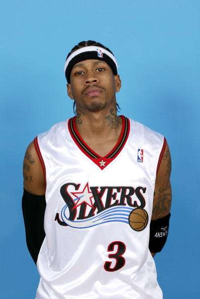 周玲安赛后采访阿门-汤普森：赢下这场比赛感觉士气大振！在球队的共同努力下通过防守赢得了比赛（周玲安赛后专访阿门-汤普森：依靠团队防守取胜，赢球士气大涨）