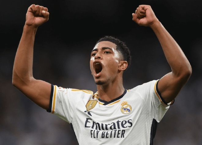 篮网队历史性时刻：克拉克斯顿单赛季至少2次三双（克拉克斯顿创造篮网队史纪录：单季至少两次三双）