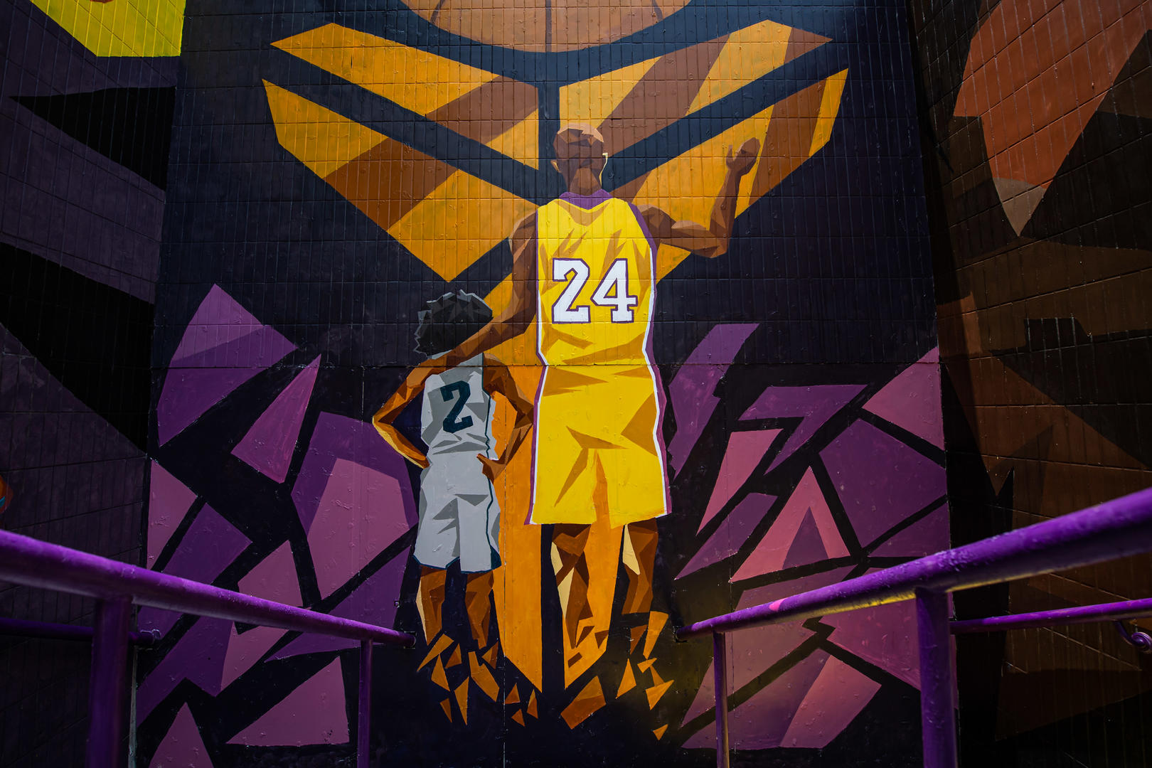 英超半场：西蒙斯传射，里沙利松破门，热刺2-0布伦特福德（英超半场战报：热刺2-0布伦特福德，西蒙斯传射建功，里沙利松破门）