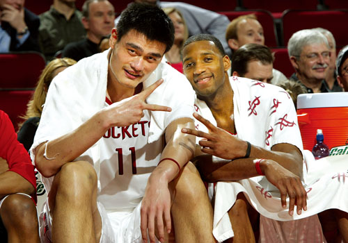 维拉豪取各项赛事七连胜！英超排名升至第二差阿森纳3分（维拉各线豪取七连胜，英超升至次席，仅落后阿森纳3分）