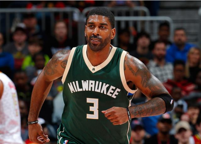 马斯坦托诺：维尼修斯给阿隆索道过歉了，梅西永远是GOAT（马斯坦托诺称维尼修斯已向阿隆索致歉，梅西永远是史上最佳）