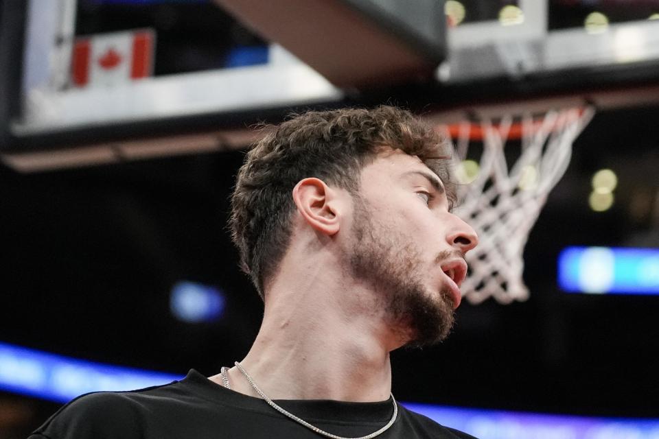 意天空：迪乌夫在国米逐渐展现影响力，或成邓弗里斯合适替补（意天空：迪乌夫在国米愈发抢眼，有望出任邓弗里斯的理想替补）