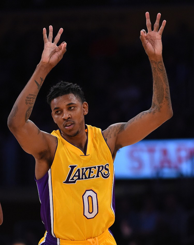 拉波尔塔：弗洛伦蒂诺的发言体现了严重的“巴塞罗那恐惧症”（拉波尔塔称弗洛伦蒂诺的言论暴露出严重的“巴塞罗那恐惧症”）