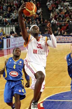 于根伟：杨梓豪的续约存在变数；目前看朴韬宇回归可能性不大（于根伟称杨梓豪续约尚存不确定性，朴韬宇回归希望渺茫）