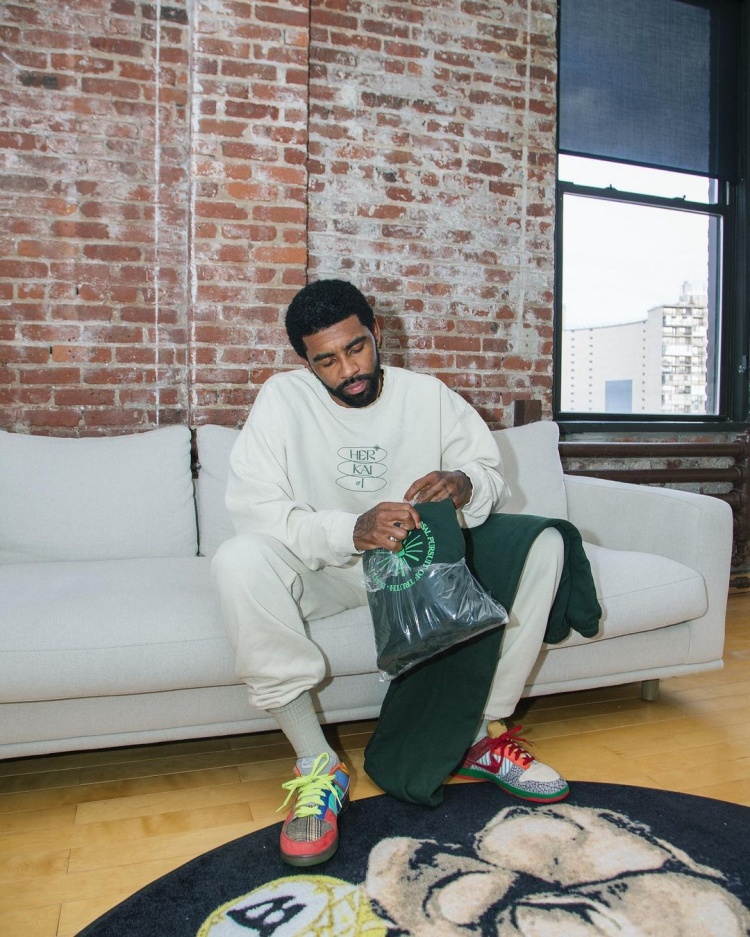 唐斯快攻反击，展现惊人速度与爆发力（唐斯飞驰反击，速度与爆发力震撼全场）